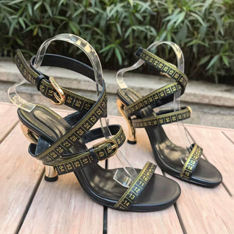 Sandales à talons en forme de  - Tape Measure avis et prix